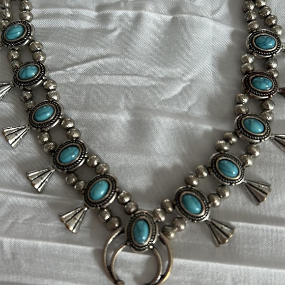 18” silver and turquoise necklace - Picture 2 of 2